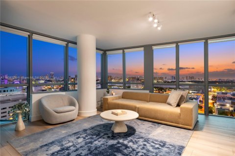 Condo in Miami Beach, Florida, 2 bedrooms  № 1938257 - photo 16