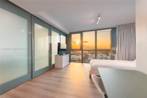 Condo in Miami Beach, Florida, 2 bedrooms  № 1938257 - photo 14