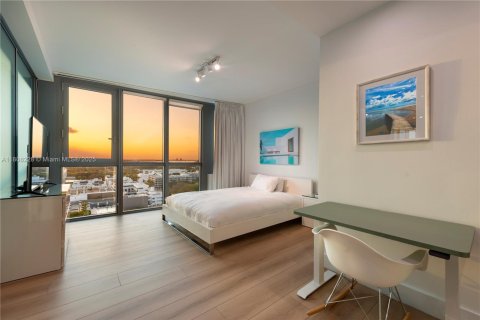 Condo in Miami Beach, Florida, 2 bedrooms  № 1938257 - photo 13