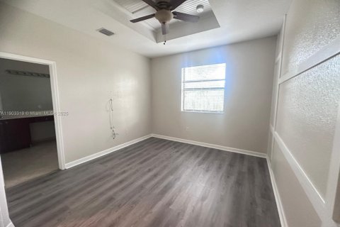 Снять в аренду таунхаус в Майами, Флорида 3 спальни, 154.31м2, № 1954377 - фото 11
