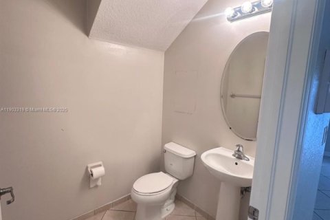 Снять в аренду таунхаус в Майами, Флорида 3 спальни, 154.31м2, № 1954377 - фото 6