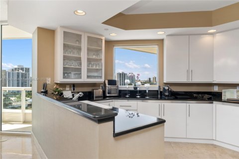 Condo in Aventura, Florida, 3 bedrooms  № 1860538 - photo 17