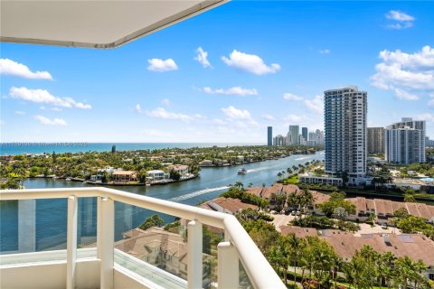 Condo in Aventura, Florida, 3 bedrooms  № 1860538 - photo 22