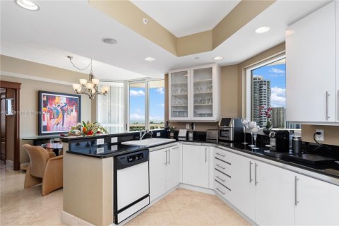 Condo in Aventura, Florida, 3 bedrooms  № 1860538 - photo 20