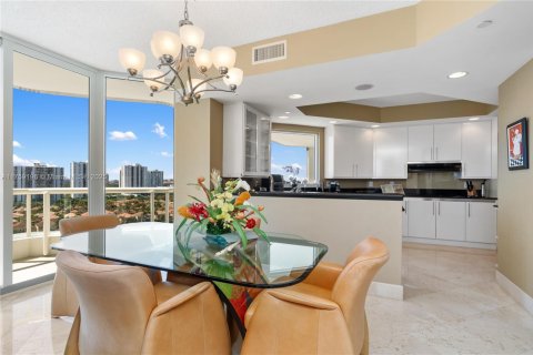 Condo in Aventura, Florida, 3 bedrooms  № 1860538 - photo 8