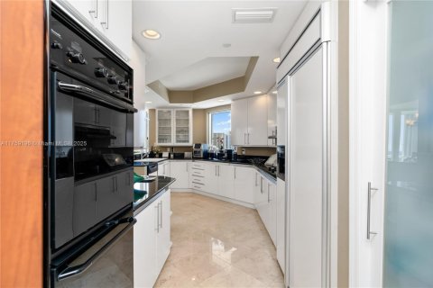 Condo in Aventura, Florida, 3 bedrooms  № 1860538 - photo 18