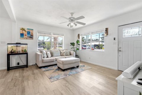 Купить виллу или дом в Сарасота, Флорида 3 комнаты, 77.95м2, № 1759832 - фото 3