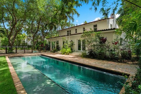 House in Miami Beach, Florida 7 bedrooms, 447.97 sq.m. № 2192231 - photo 23