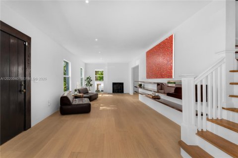 House in Miami Beach, Florida 7 bedrooms, 447.97 sq.m. № 2192231 - photo 6