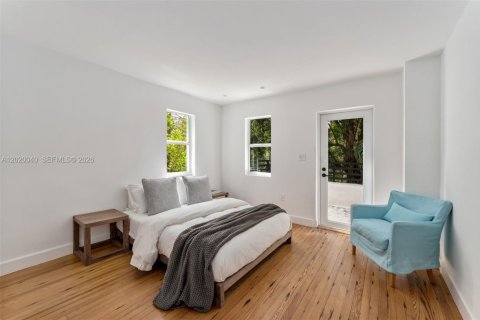 House in Miami Beach, Florida 7 bedrooms, 447.97 sq.m. № 2192231 - photo 21