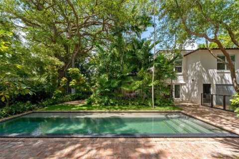 House in Miami Beach, Florida 7 bedrooms, 447.97 sq.m. № 2192231 - photo 24