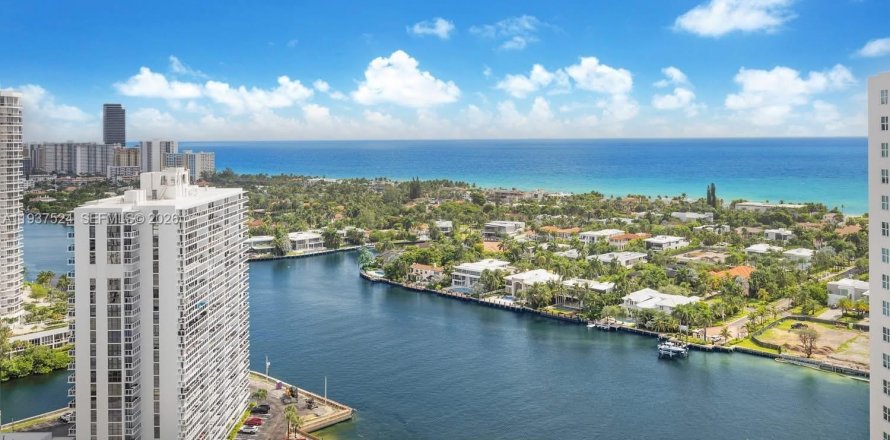 Кондоминиум с 2 спальнями в Авентура, Флорида № 1997855