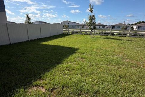 House in Winter Haven, Florida 4 bedrooms, 174.1 sq.m. № 2234734 - photo 13