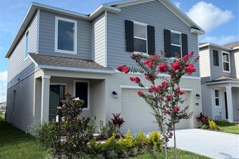 House in Winter Haven, Florida 4 bedrooms, 174.1 sq.m. № 2234734 - photo 2