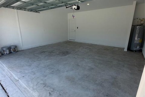 House in Winter Haven, Florida 4 bedrooms, 174.1 sq.m. № 2234734 - photo 4