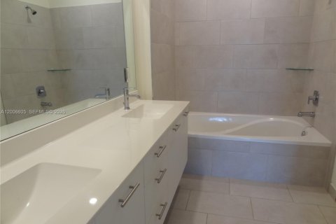 Снять в аренду кондоминиум в Дорал, Флорида 3 спальни, 104.89м2, № 2071035 - фото 17