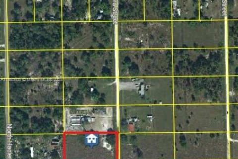 Land in Clewiston, Florida № 1889603 - photo 1