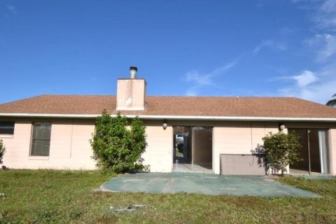 House in Kissimmee, Florida 3 bedrooms, 143.16 sq.m. № 1844933 - photo 12