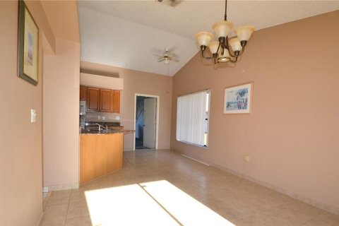 House in Kissimmee, Florida 3 bedrooms, 143.16 sq.m. № 1844933 - photo 6