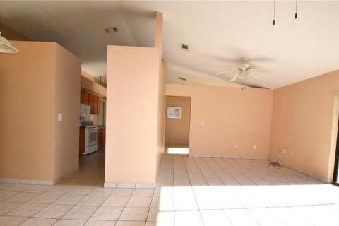 House in Kissimmee, Florida 3 bedrooms, 143.16 sq.m. № 1844933 - photo 7