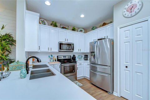 Adosado en venta en Land O' Lakes, Florida, 3 dormitorios, 171.5 m2 № 2148528 - foto 7