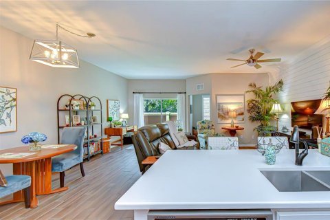 Adosado en venta en Land O' Lakes, Florida, 3 dormitorios, 171.5 m2 № 2148528 - foto 10
