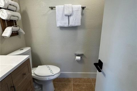 Condo in Orlando, Florida, 2 bedrooms № 2123021 - photo 14