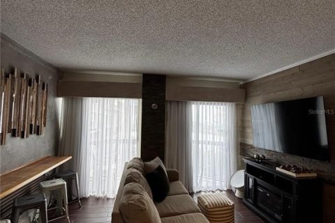 Condo in Orlando, Florida, 2 bedrooms № 2123021 - photo 21