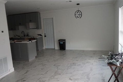 House in Port Charlotte, Florida 2 bedrooms, 125.14 sq.m. № 2093555 - photo 6