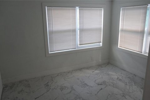 House in Port Charlotte, Florida 2 bedrooms, 125.14 sq.m. № 2093555 - photo 11