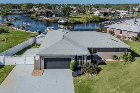 House in Nokomis, Florida 3 bedrooms, 203.55 sq.m. № 1614974 - photo 1