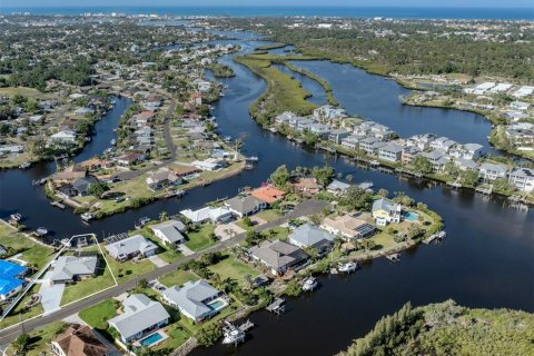 House in Nokomis, Florida 3 bedrooms, 203.55 sq.m. № 1614974 - photo 2