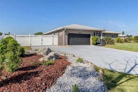 House in Nokomis, Florida 3 bedrooms, 203.55 sq.m. № 1614974 - photo 3