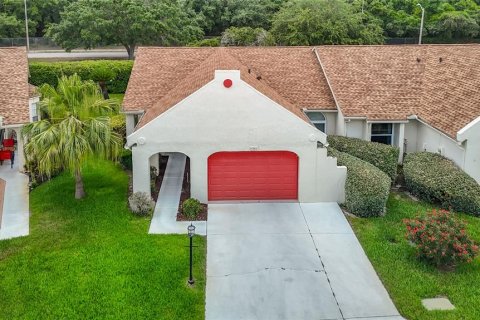 Condominio en venta en Port Richey, Florida, 2 dormitorios, 107.02 m2 № 2100091 - foto 2
