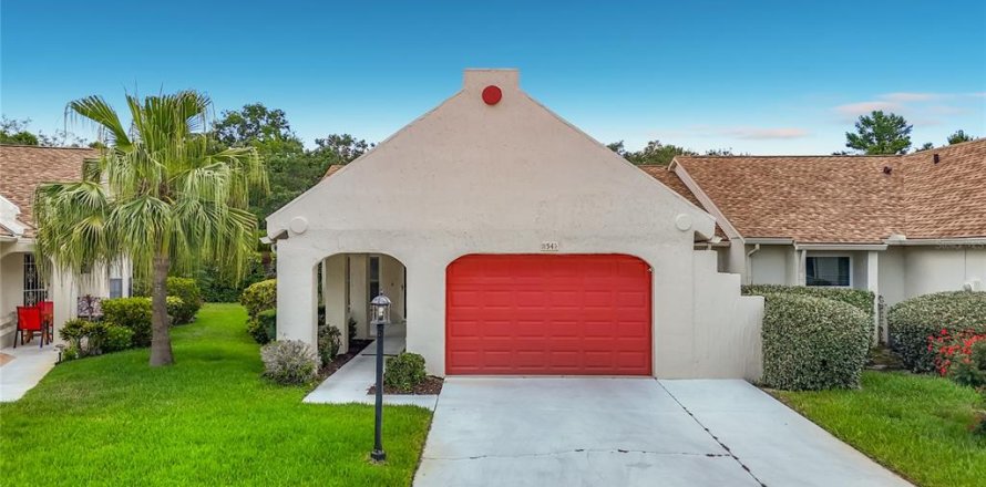 Condominio en Port Richey, Florida, 2 dormitorios № 2100091