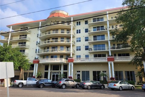 Condominio en venta en Saint Petersburg, Florida, 2 dormitorios, 152.82 m2 № 1587666 - foto 1