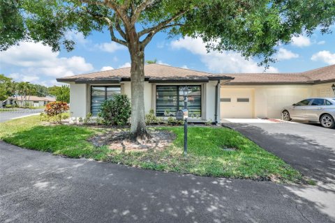 House in Boynton Beach, Florida 2 bedrooms, 130.06 sq.m. № 1792620 - photo 9