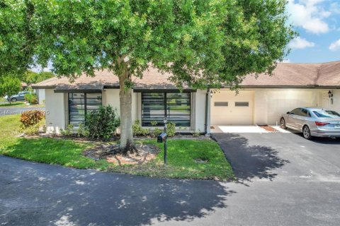 House in Boynton Beach, Florida 2 bedrooms, 130.06 sq.m. № 1792620 - photo 5