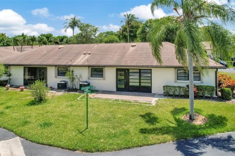 House in Boynton Beach, Florida 2 bedrooms, 130.06 sq.m. № 1792620 - photo 2