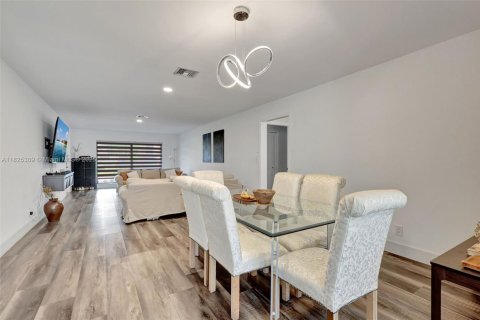 House in Boynton Beach, Florida 2 bedrooms, 130.06 sq.m. № 1792620 - photo 19