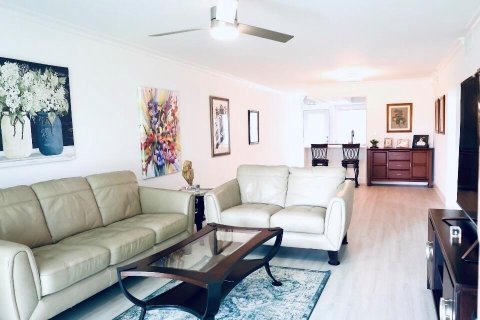 Condo in Coconut Creek, Florida, 2 bedrooms  № 2188503 - photo 5