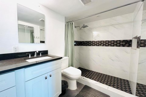 Condo in Coconut Creek, Florida, 2 bedrooms  № 2188503 - photo 12