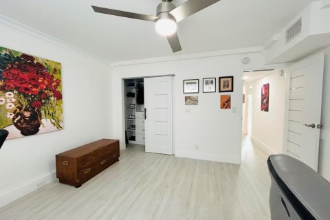 Condo in Coconut Creek, Florida, 2 bedrooms  № 2188503 - photo 16