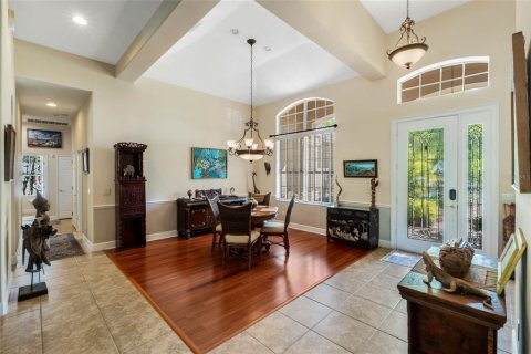 House in Mount Dora, Florida 4 bedrooms, 271.09 sq.m. № 1615006 - photo 3