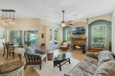 House in Mount Dora, Florida 4 bedrooms, 271.09 sq.m. № 1615006 - photo 12