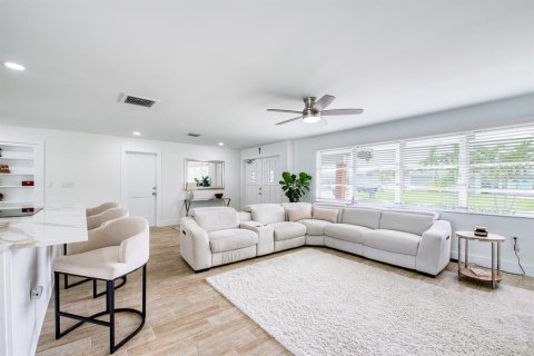 Villa ou maison à vendre à Treasure Island, Floride: 3 chambres, 149.11 m2 № 2138148 - photo 5