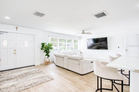 Villa ou maison à vendre à Treasure Island, Floride: 3 chambres, 149.11 m2 № 2138148 - photo 7