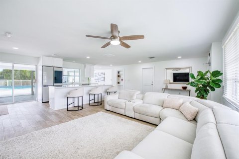 Villa ou maison à vendre à Treasure Island, Floride: 3 chambres, 149.11 m2 № 2138148 - photo 6