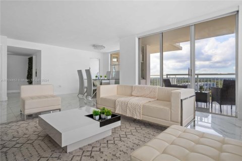 Copropriété à vendre à Aventura, Floride: 2 chambres, 149.11 m2 № 1990408 - photo 2