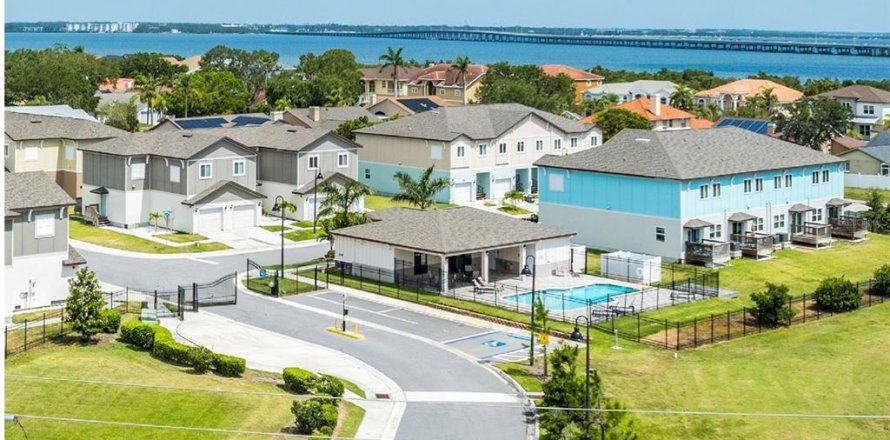 Propiedad comercial en Clearwater, Florida 166.3 m2 № 1917325